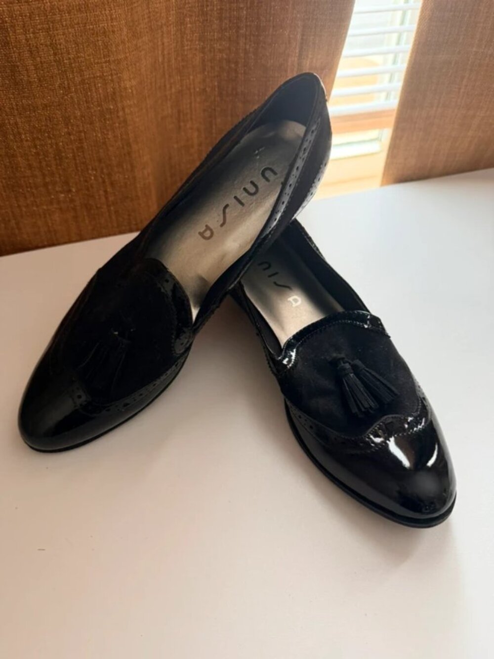 Unisa Loafers wing tip womens black 8.5 tassel 181